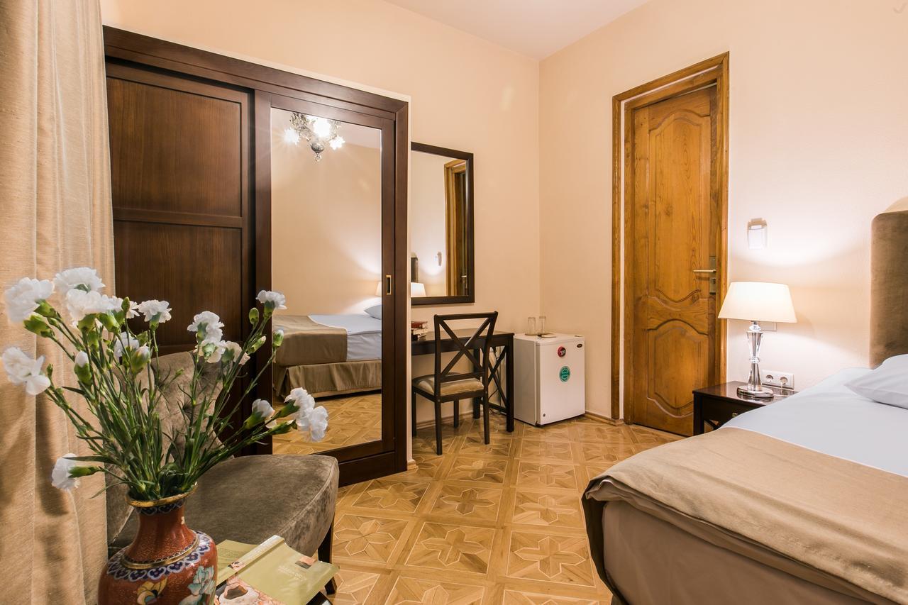 Hotel Vip Tbilisi Exterior photo