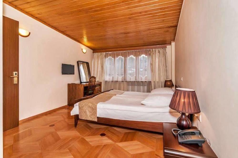 Hotel Vip Tbilisi Exterior photo