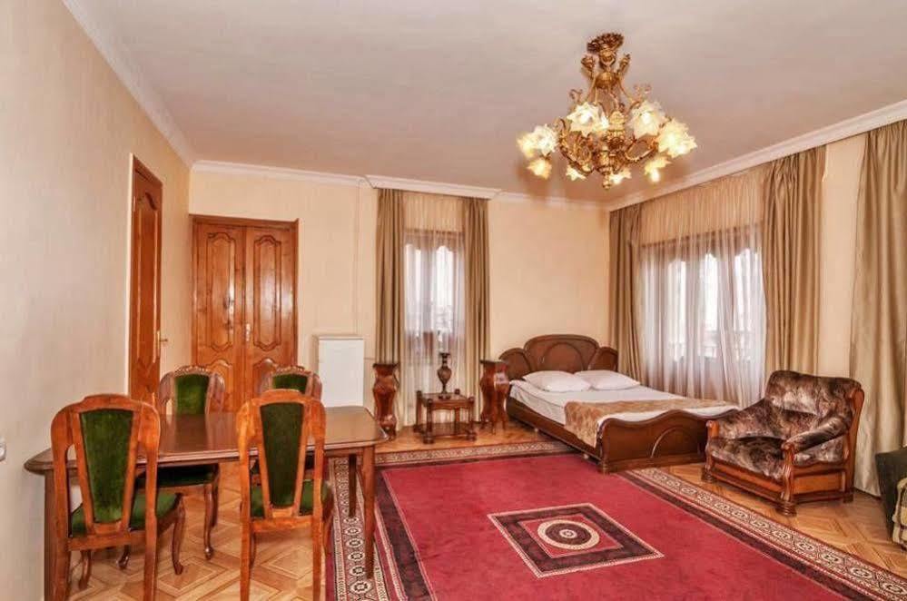 Hotel Vip Tbilisi Exterior photo